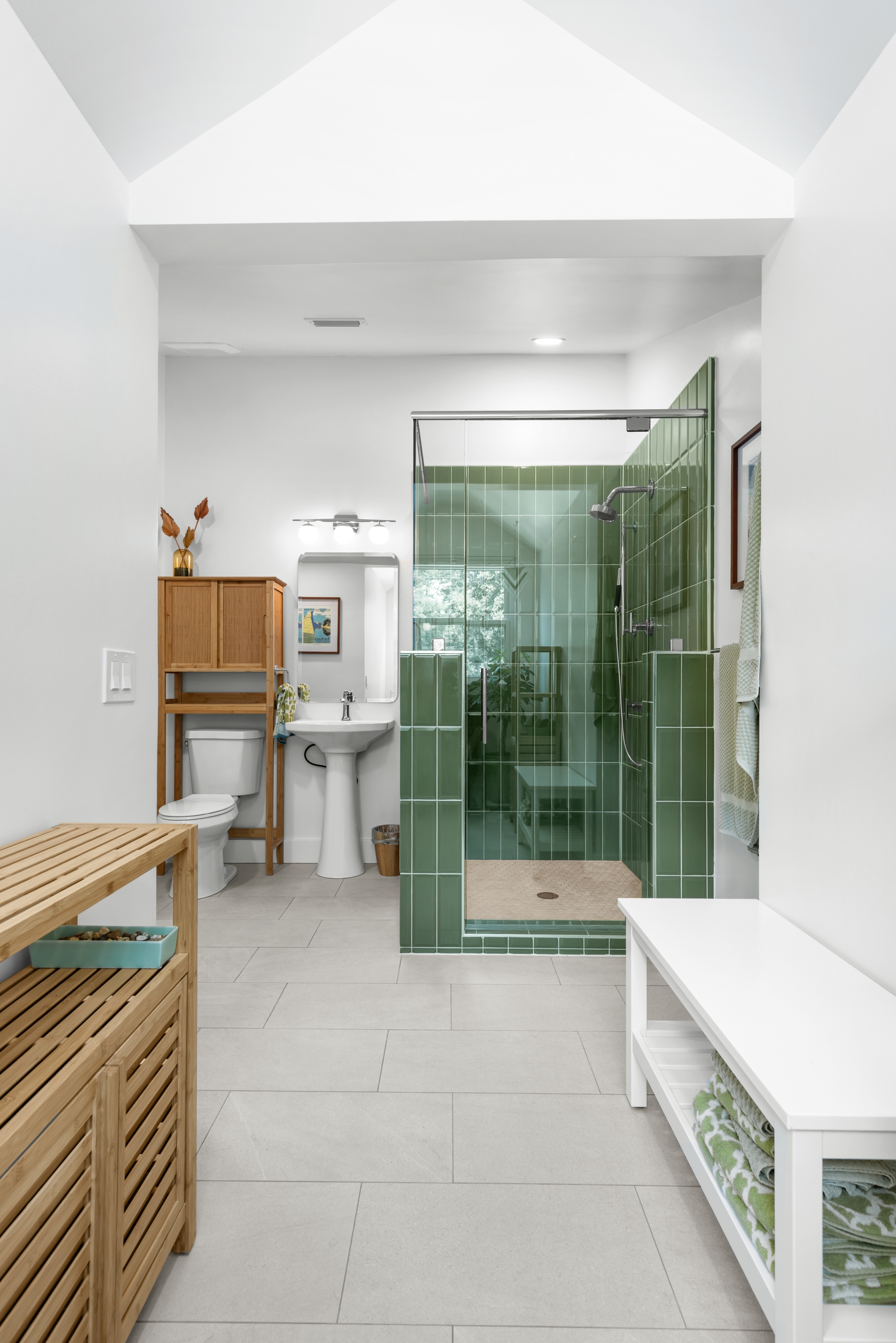 Guest Bath Remodel Photo 4